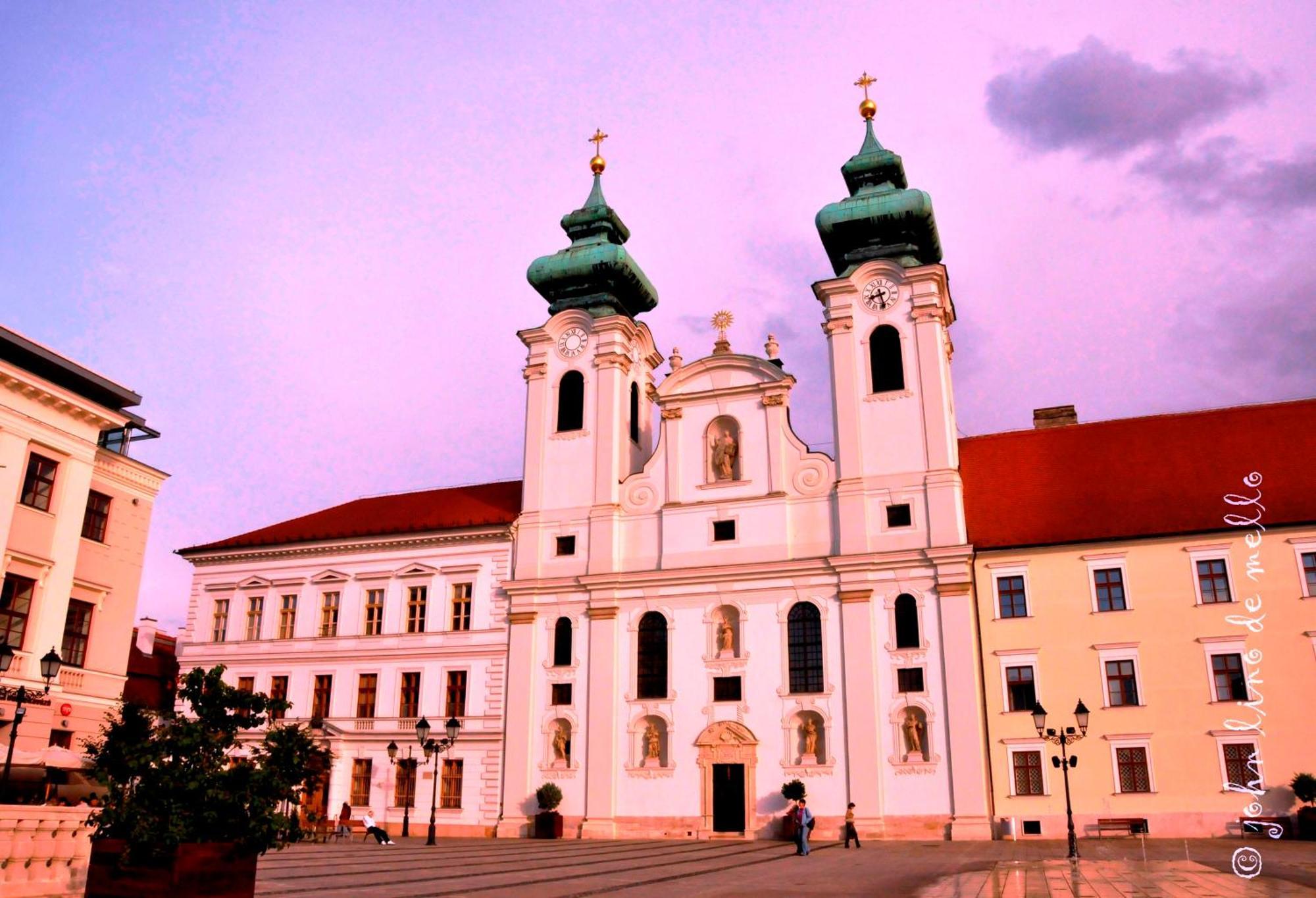 Buda Panzio Gyor Luaran gambar